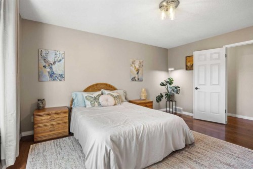 17 Sunset Crescent, Okotoks, AB 