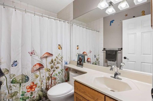 17 Sunset Crescent, Okotoks, AB 