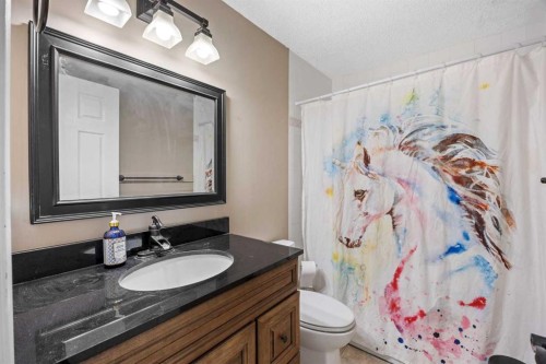 17 Sunset Crescent, Okotoks, AB 