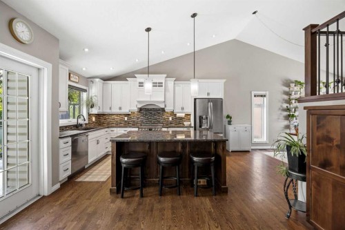17 Sunset Crescent, Okotoks, AB 