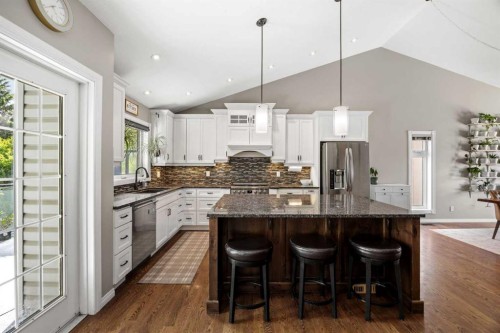 17 Sunset Crescent, Okotoks, AB 