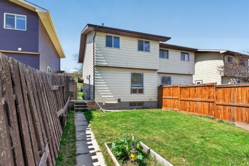 42 Berwick Rise Nw, Calgary, AB 