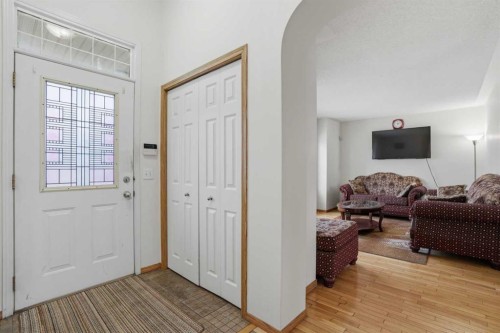 7816 Martha'S Haven Park Ne, Calgary, AB - Indoor Photo Showing Other Room