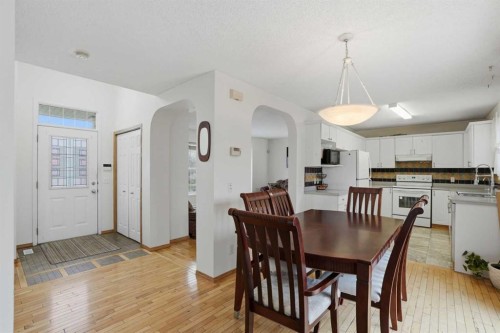 7816 Martha'S Haven Park Ne, Calgary, AB - Indoor Photo Showing Dining Room