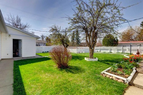 419 2 Street North, Vulcan, AB - Outdoor