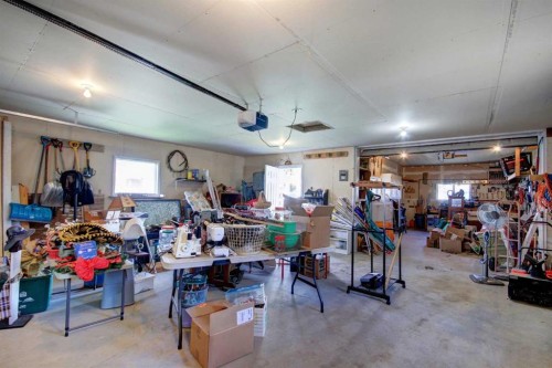 419 2 Street North, Vulcan, AB - Indoor