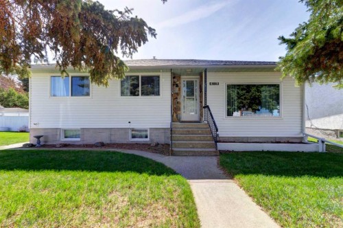 419 2 Street North, Vulcan, AB - Outdoor