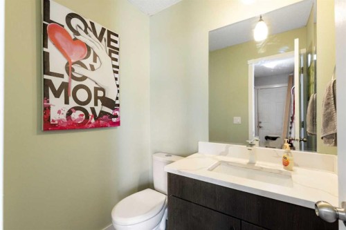 21 Mckernan Road Se, Calgary, AB - Indoor Photo Showing Bathroom