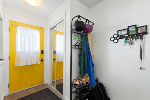 21 Mckernan Road Se, Calgary, AB - Indoor Photo Showing Other Room