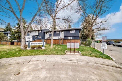 11-800 Bowcroft Place, Cochrane, AB - Outdoor