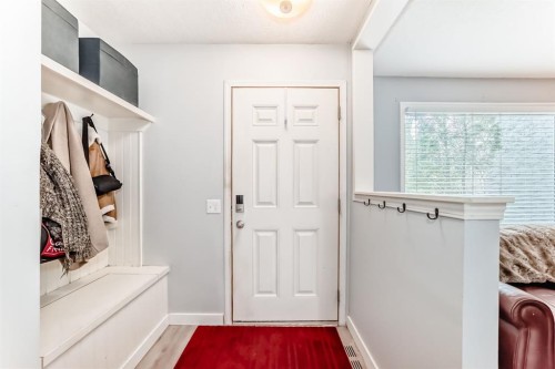 11-800 Bowcroft Place, Cochrane, AB - Indoor Photo Showing Other Room