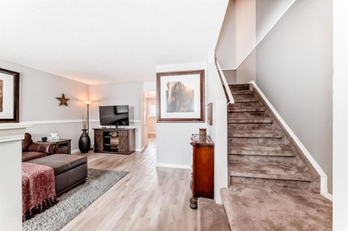 11-800 Bowcroft Place, Cochrane, AB - Indoor