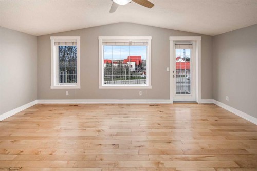 10514 Rockyledge Street Nw, Calgary, AB - Indoor Photo Showing Other Room