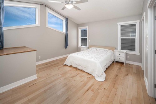 10514 Rockyledge Street Nw, Calgary, AB - Indoor Photo Showing Bedroom