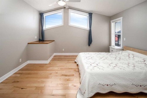 10514 Rockyledge Street Nw, Calgary, AB - Indoor Photo Showing Bedroom