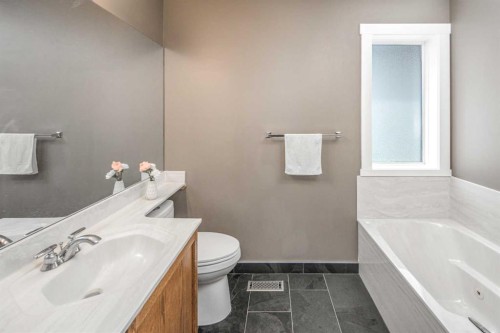 10514 Rockyledge Street Nw, Calgary, AB - Indoor Photo Showing Bathroom