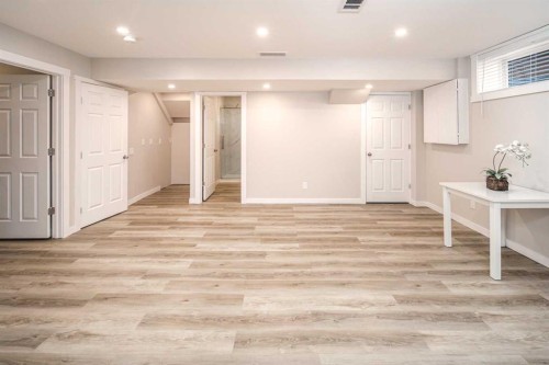 10514 Rockyledge Street Nw, Calgary, AB - Indoor