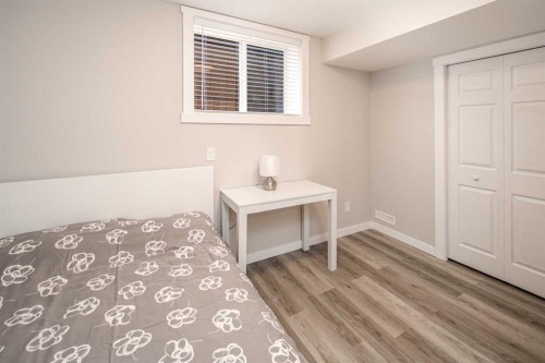 10514 Rockyledge Street Nw, Calgary, AB - Indoor Photo Showing Bedroom