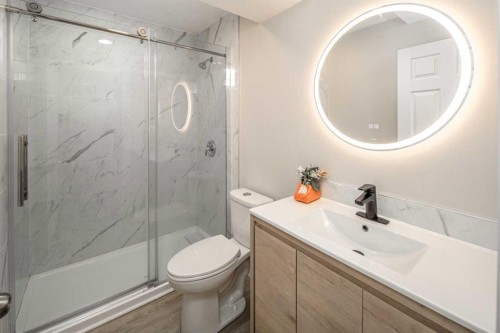10514 Rockyledge Street Nw, Calgary, AB - Indoor Photo Showing Bathroom