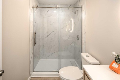 10514 Rockyledge Street Nw, Calgary, AB - Indoor Photo Showing Bathroom