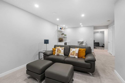 49 Tuscany Ridge Circle Nw, Calgary, AB - Indoor Photo Showing Living Room