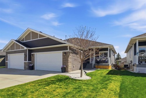 25 Stone Garden Drive  Carstairs, AB T0M 0N0