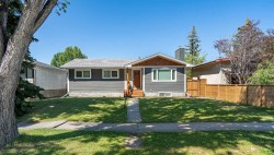 3912 40 Avenue NW Calgary, AB T3A 0W9