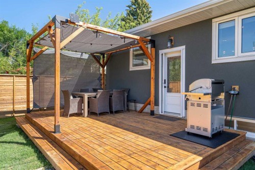 3912 40 Avenue Nw, Calgary, AB - Outdoor With Exterior