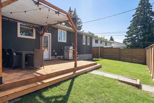 3912 40 Avenue Nw, Calgary, AB - Outdoor