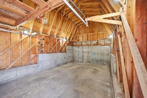 3912 40 Avenue Nw, Calgary, AB - Indoor
