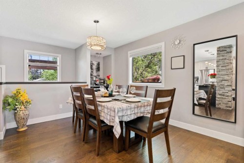3912 40 Avenue Nw, Calgary, AB - Indoor Photo Showing Dining Room