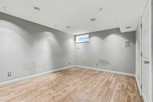121 Copperstone Close Se, Calgary, AB - Indoor Photo Showing Other Room