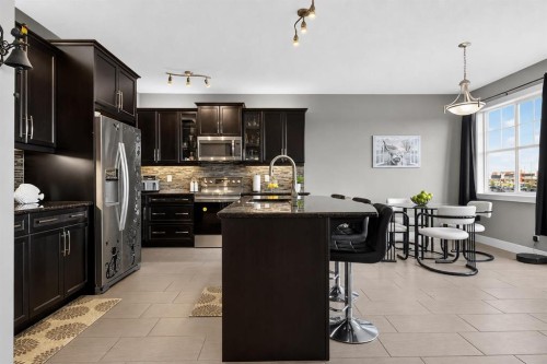 129 Windford Park Sw, Airdrie, AB - Indoor Photo Showing Kitchen