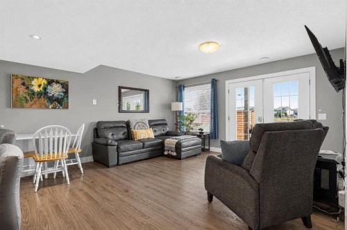129 Windford Park Sw, Airdrie, AB - Indoor Photo Showing Living Room