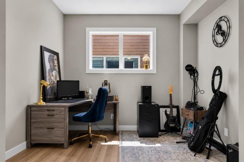 129 Windford Park Sw, Airdrie, AB - Indoor Photo Showing Office