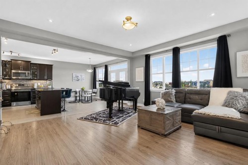 129 Windford Park Sw, Airdrie, AB - Indoor Photo Showing Living Room