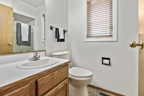 815 3 Street Sw, High River, AB - Indoor Photo Showing Bathroom