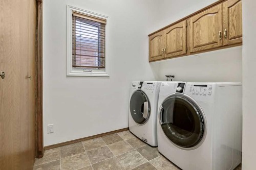 815 3 Street Sw, High River, AB - Indoor Photo Showing Laundry Room