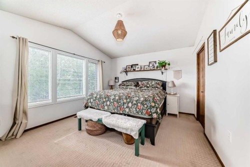 292 Waterstone Crescent Se, Airdrie, AB - Indoor Photo Showing Bedroom
