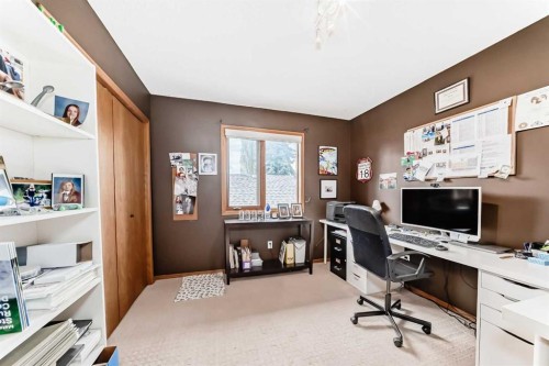 292 Waterstone Crescent Se, Airdrie, AB - Indoor Photo Showing Office