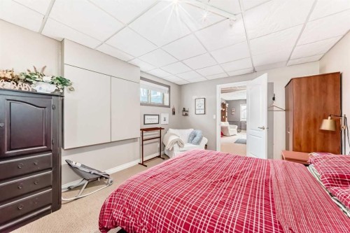 292 Waterstone Crescent Se, Airdrie, AB - Indoor Photo Showing Bedroom