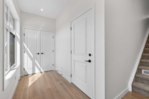 619 Mahogany Road Se, Calgary, AB - Indoor Photo Showing Other Room