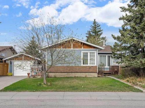 126 Glenhill Drive  Cochrane, AB T0L 0W3