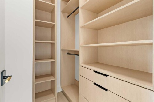 1328 7A Street Nw, Calgary, AB - Indoor With Storage