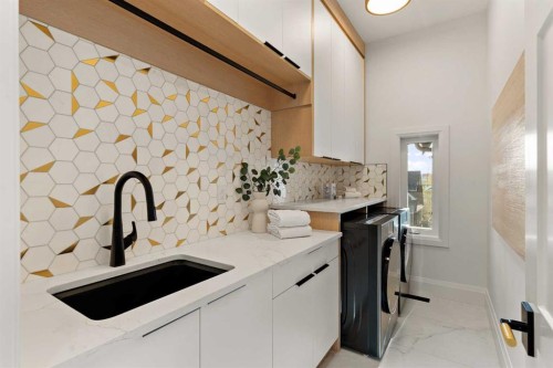 1328 7A Street Nw, Calgary, AB - Indoor Photo Showing Kitchen