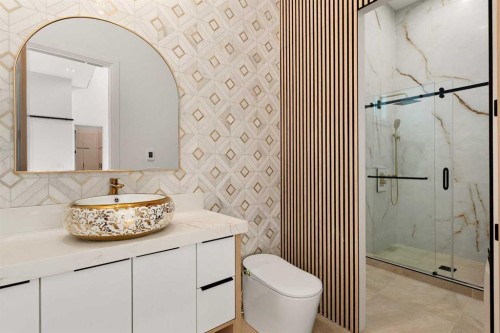 1328 7A Street Nw, Calgary, AB - Indoor Photo Showing Bathroom