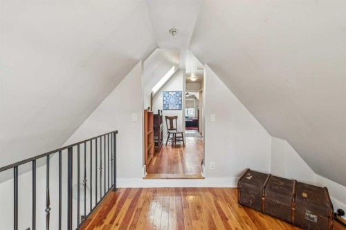 515 7 Street Ne, Calgary, AB - Indoor Photo Showing Other Room
