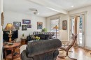 515 7 Street Ne, Calgary, AB  - Indoor Photo Showing Living Room 