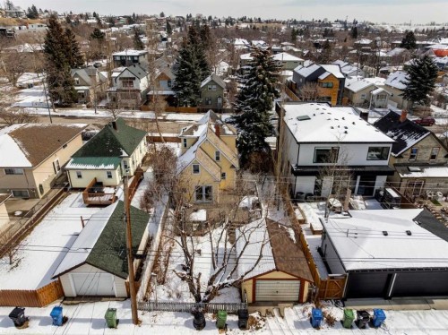 515 7 Street Ne, Calgary, AB - Outdoor