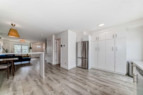 7608 21 Street Se, Calgary, AB - Indoor Photo Showing Kitchen